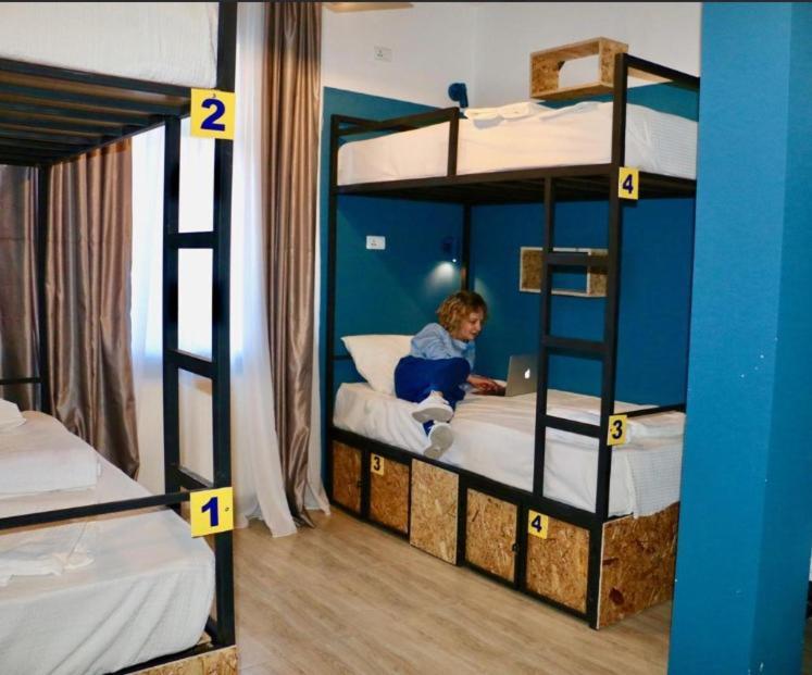 Scary Hostel 第比利斯 外观 照片